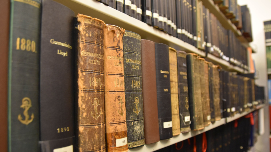 The Library and Collections at the German Maritime Museum / Leibniz ...